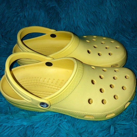 crocs light yellow